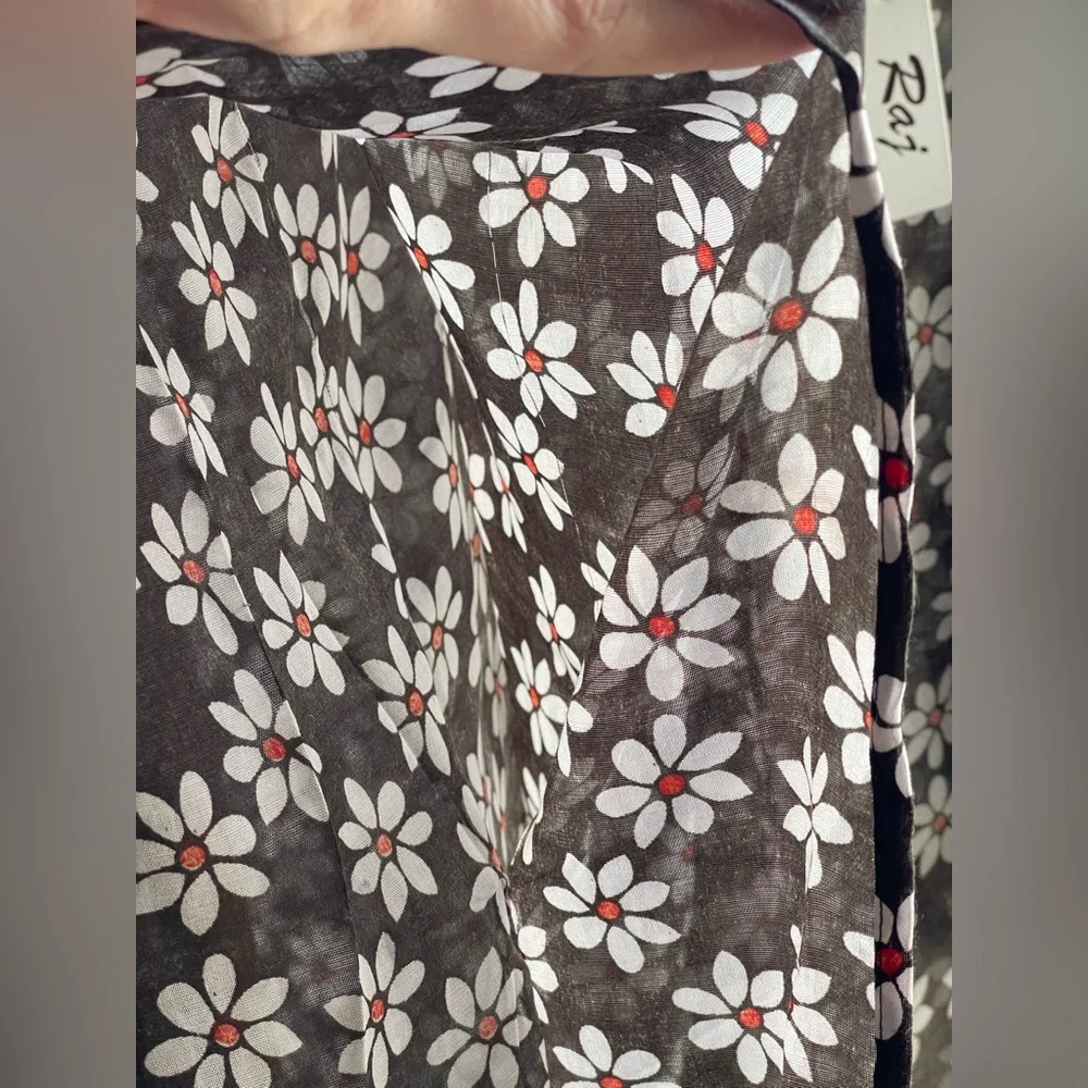 Raj NWT Trading & Imports Mireille Breeze Floral Black and White Printed Kimono - Picture 4 of 6
